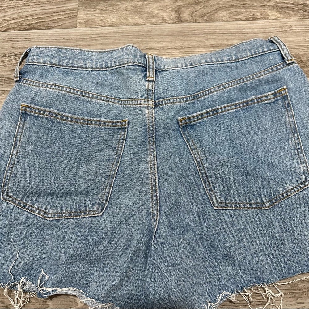 Universal Thread Women’s Mid-Rise Boyfriend Jean Shorts - Picture 6 of 6